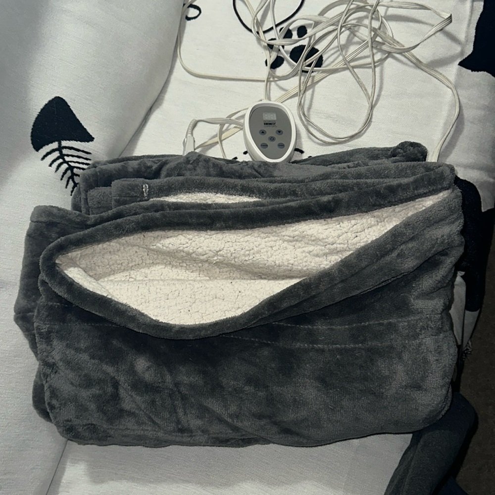 Degrees of Comfortrt twin size heater blanket grey and white not working